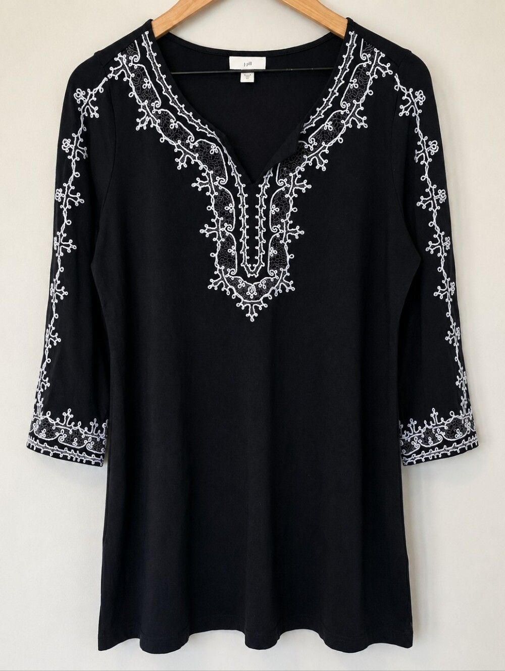 J Jill Embroidered Tunic Top 3/4 Sleeve